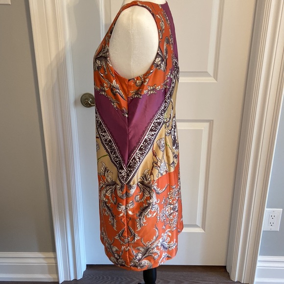 Stunning Gabby Skye Fully Lined Shift Dress. Size 8. - Picture 4 of 12